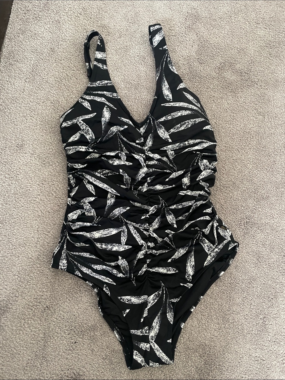La Vie En Rose Black and White Leaf-Print One-Piece Swimsuit